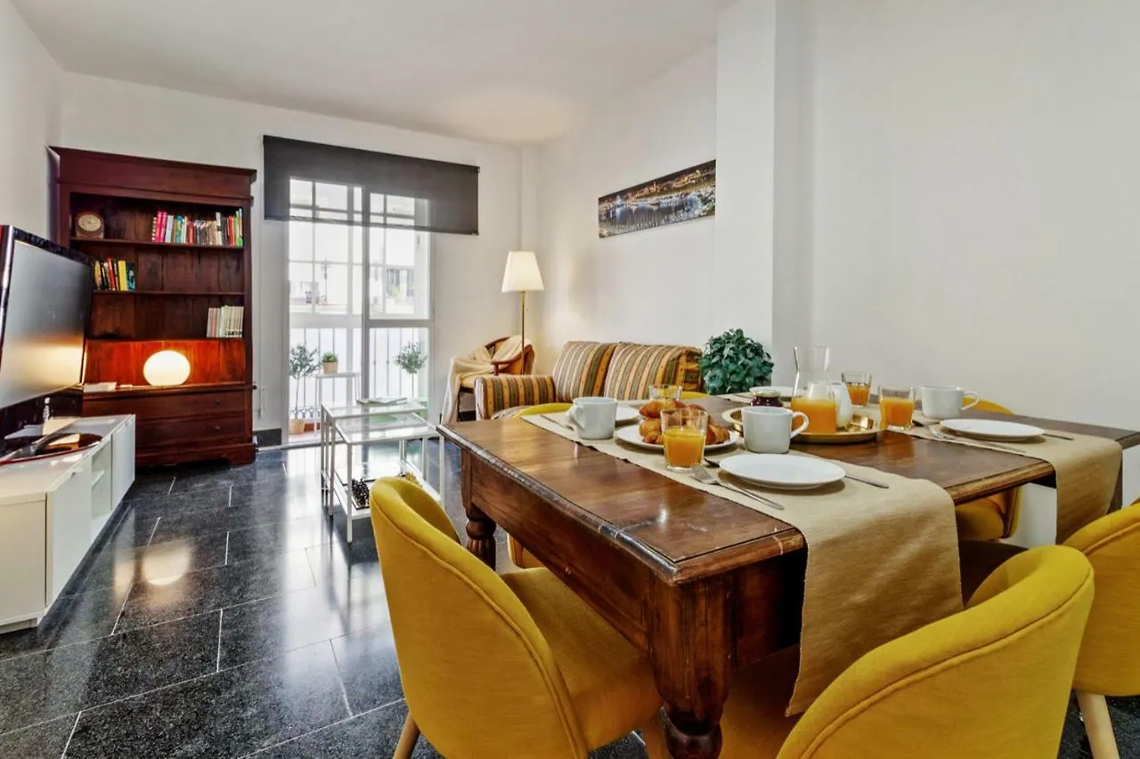 Spacious Centre Apartment In Malaga
